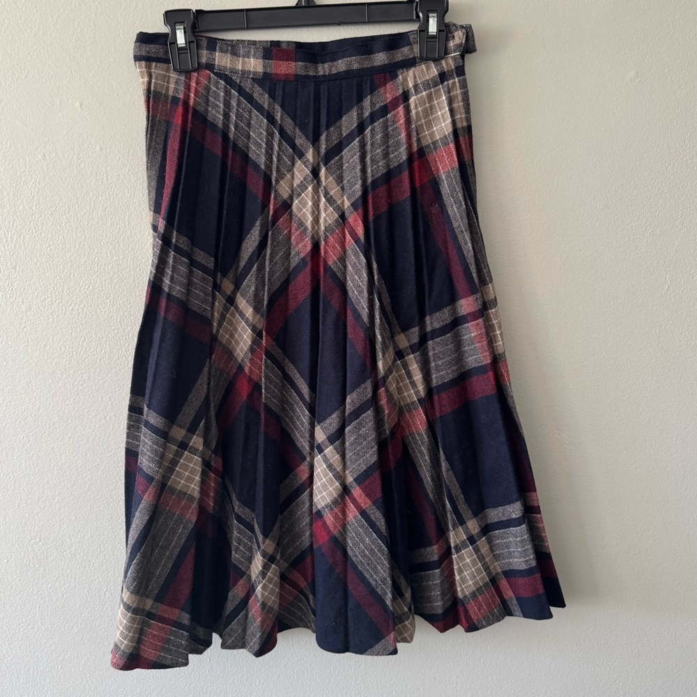 1970s Vintage Union Made Pleated Wool Blend Flannel plaid midi skirt red blue